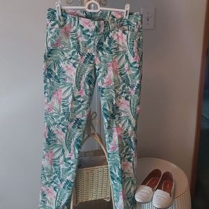 Old Navy Pixie pants size 4 tropical ferns & flowers print